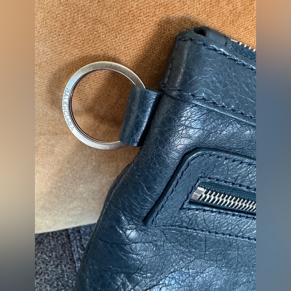 Balenciaga Teal Blue Leather Classic Clip Clutch - Picture 15 of 17